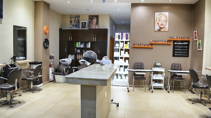 Salon main photo